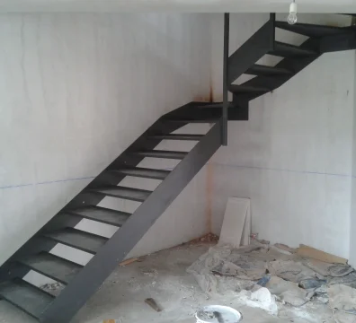 diseño_fabricacion_escaleras_a_medida_metálica