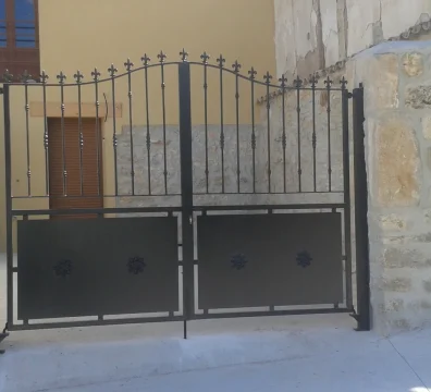 puerta_metalica_chalet